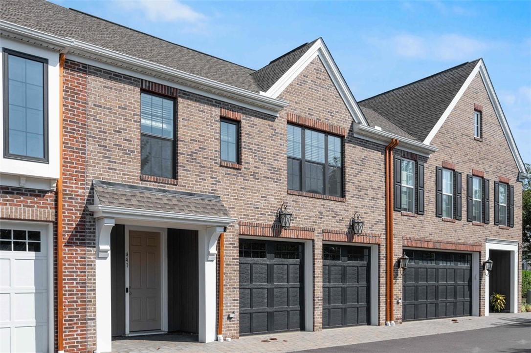 441 Roebling Ct