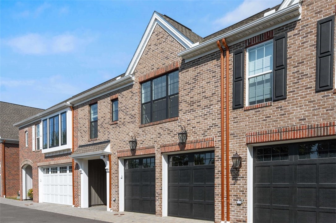441 Roebling Ct