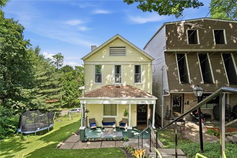 Photo of 141 E Steuben St, Ingram, PA 15205 (MLS # 1760790)
