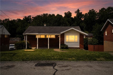 Townhouse For Sale - 107 Dunbar Dr<br/> Wilkins Twp, PA 15235