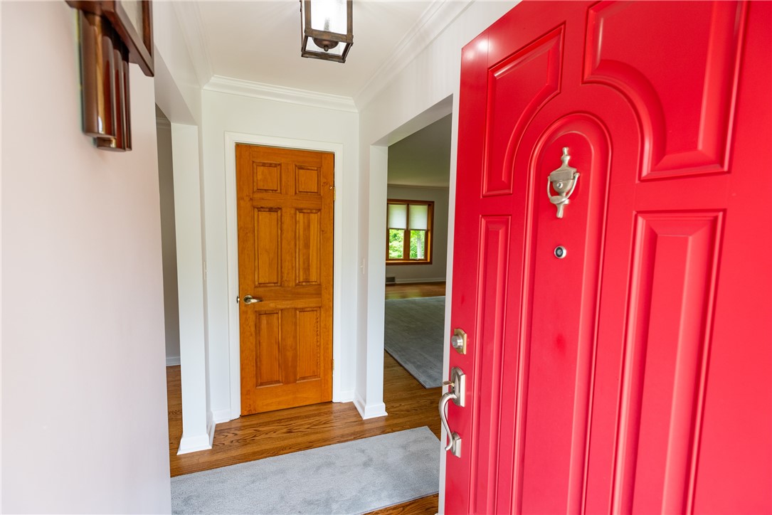 112 White Oak Dr