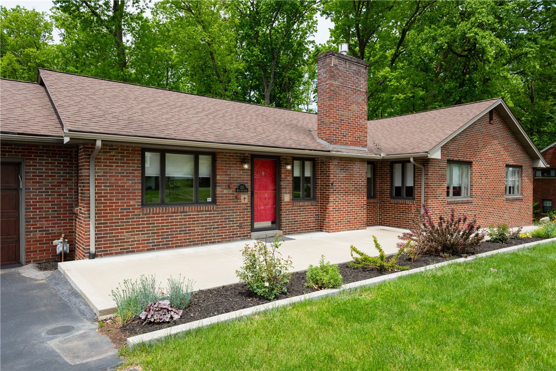 112 White Oak Dr