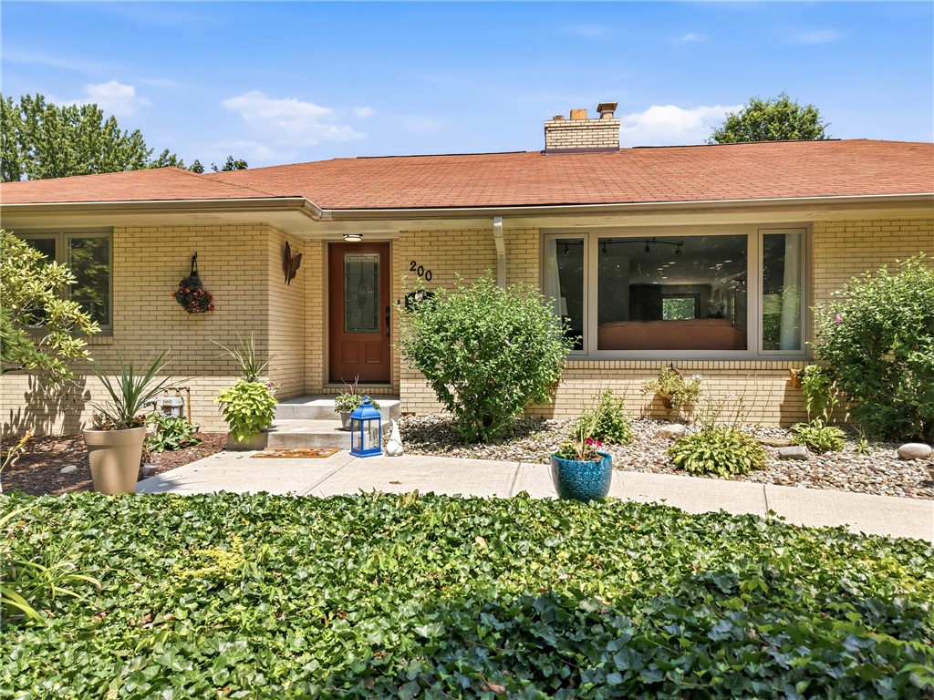 200 Hazen Rd