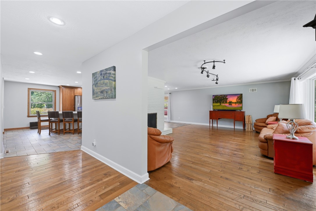 200 Hazen Rd
