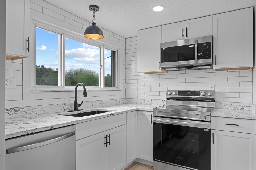 5056 Don St, Finleyville, Pennsylvania image 3
