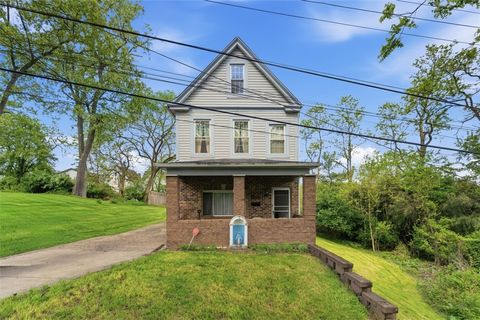 Photo of 1520 Alverado Ave, Pittsburgh, PA 15216 (MLS # 1752678)
