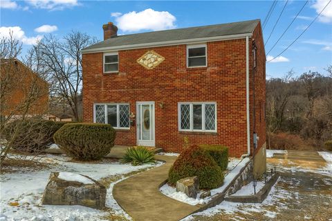 Photo of 3091 Woodridge Dr, Pittsburgh, PA 15227 (MLS # 1737782)