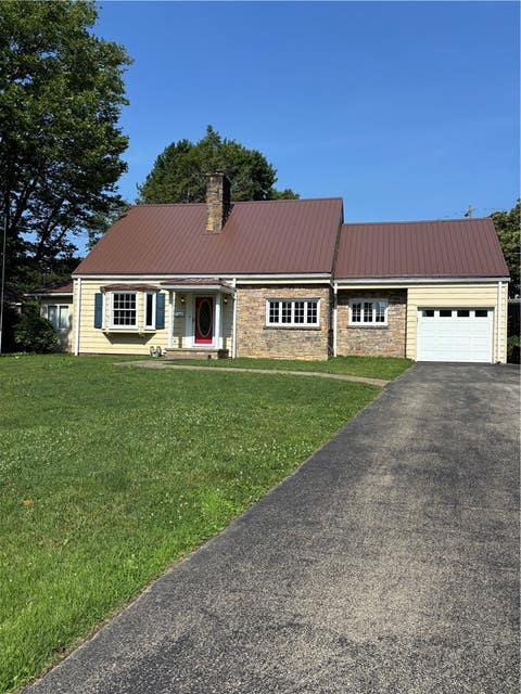 Photo of 38 Hillcrest Ln, Uniontown, PA 15401 (MLS # 1762944)