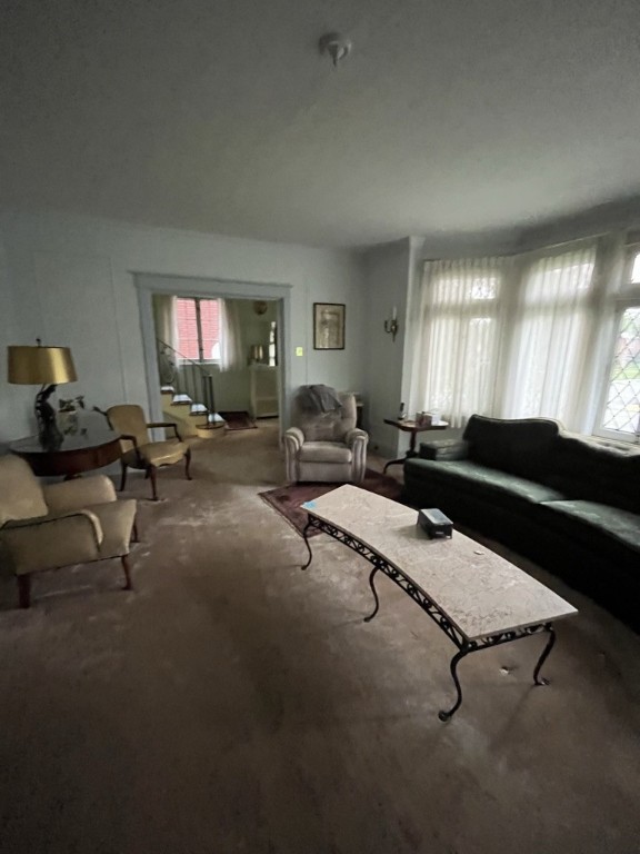 Photo 6 of 24 of 1406 N Highland Ave house