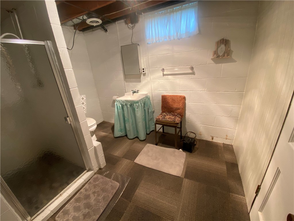 West Salem Twp, Pennsylvania 16125, United States, 4 Bedrooms Bedrooms, ,3 BathroomsBathrooms,Residential,Contingent,38663