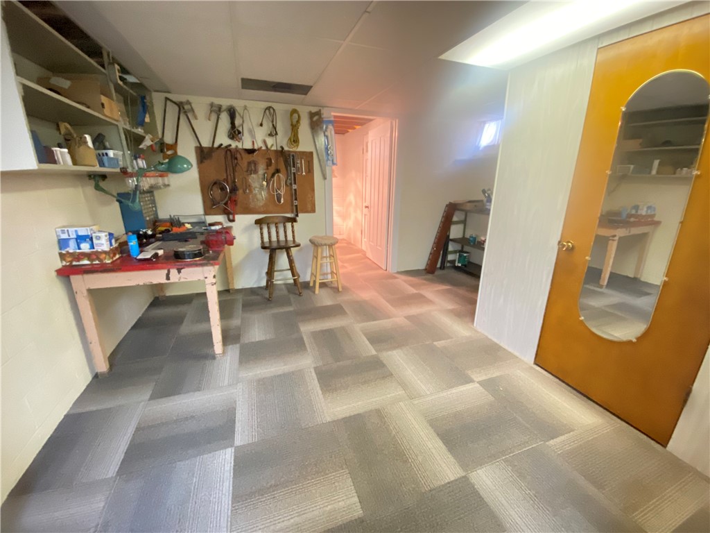 West Salem Twp, Pennsylvania 16125, United States, 4 Bedrooms Bedrooms, ,3 BathroomsBathrooms,Residential,Contingent,38663