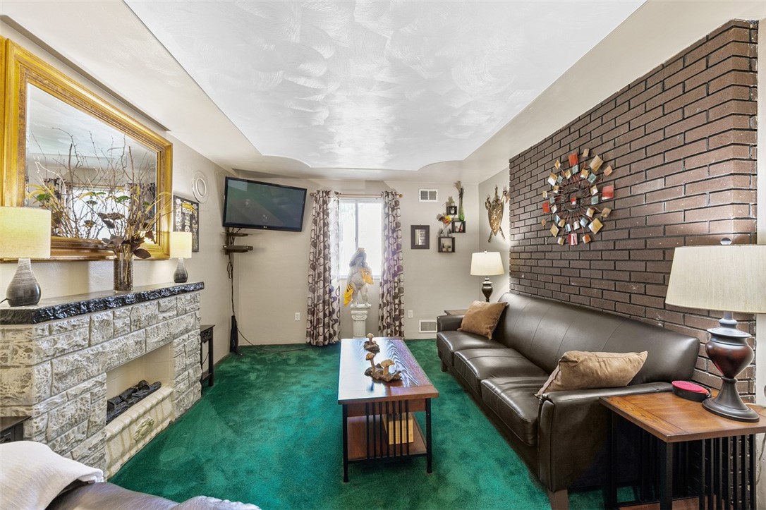 Murrysville, Pennsylvania 15632, United States, 4 Bedrooms Bedrooms, ,3 BathroomsBathrooms,Residential,Active,200271