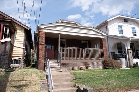 Photo of 833 Norwich Ave, Pittsburgh, PA 15226 (MLS # 1747104)