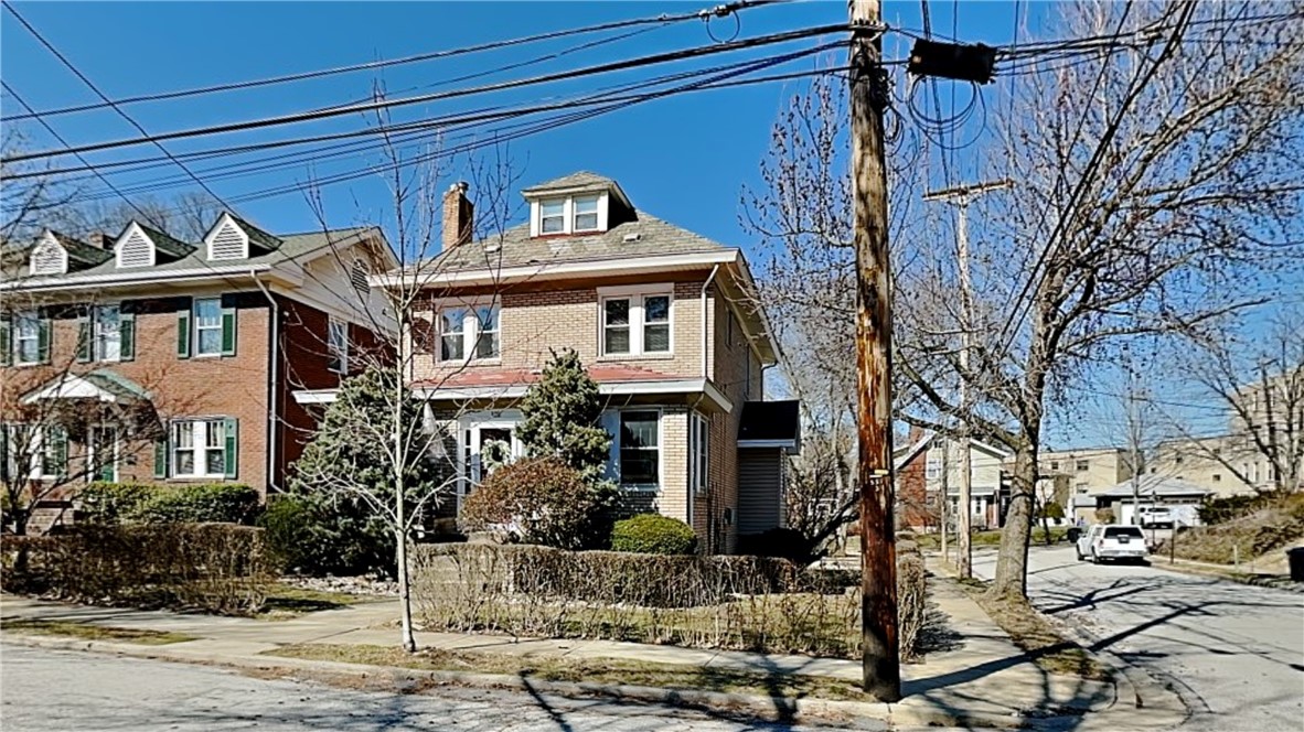 Mt. Lebanon, Pennsylvania 15216, United States, 4 Bedrooms Bedrooms, ,3 BathroomsBathrooms,Residential,Contingent,88148