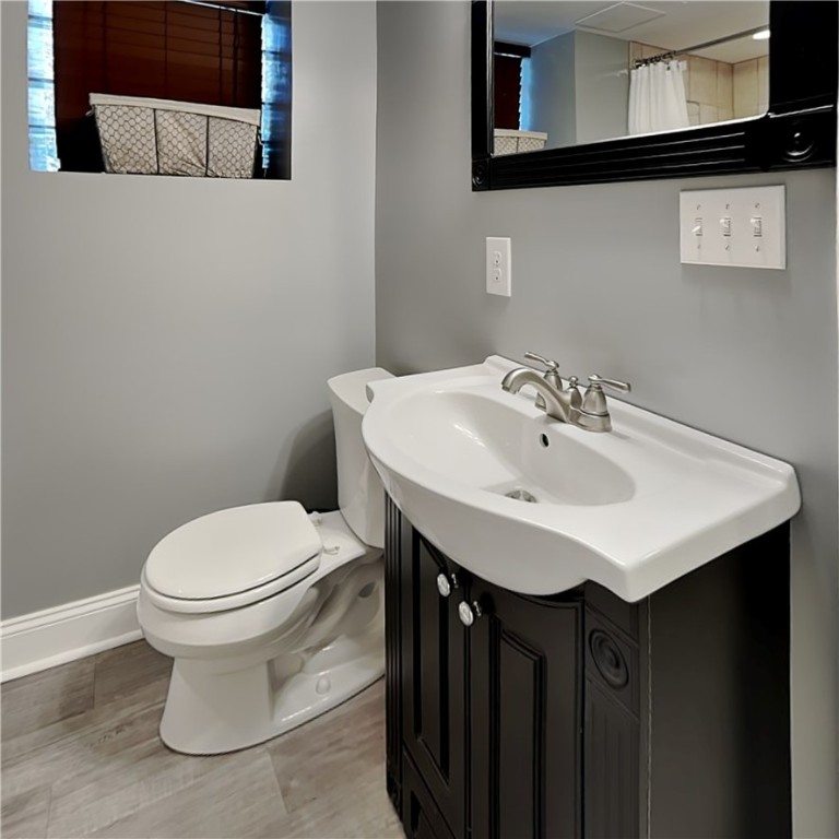 Mt. Lebanon, Pennsylvania 15216, United States, 4 Bedrooms Bedrooms, ,3 BathroomsBathrooms,Residential,Contingent,88148