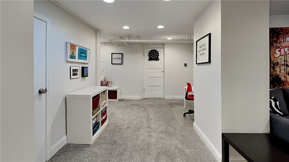 Mt. Lebanon, Pennsylvania 15216, United States, 4 Bedrooms Bedrooms, ,3 BathroomsBathrooms,Residential,Contingent,88148