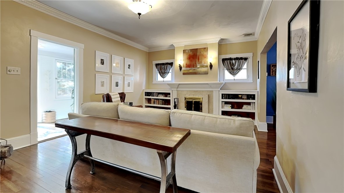 Mt. Lebanon, Pennsylvania 15216, United States, 4 Bedrooms Bedrooms, ,3 BathroomsBathrooms,Residential,Contingent,88148