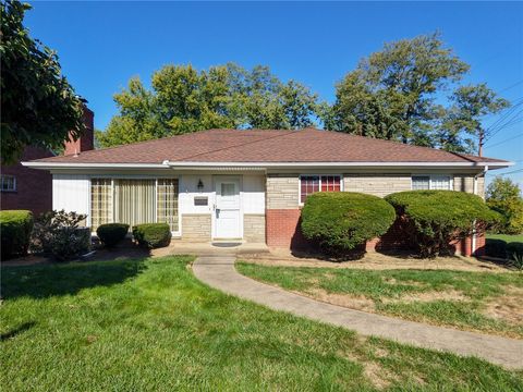 Photo of 1304 Bower Hill Rd, Pittsburgh, PA 15243 (MLS # 1725640)
