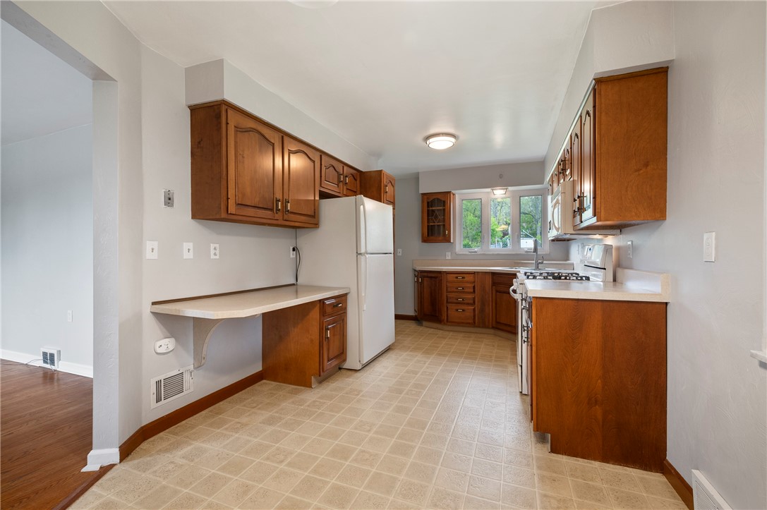 449 Thompsonville Rd