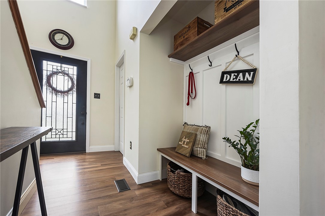 123 Shady Oak Dr