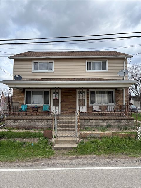 Photo of 421-423 Georgetown Rd, Lawrence, PA 15055 (MLS # 1746719)