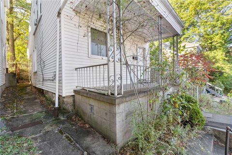 Photo of 3263 Richardson Ave, Pittsburgh, PA 15212 (MLS # 1730210)