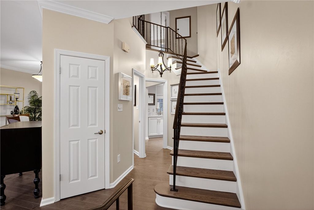 Photo of 313 Kingsberry Cir, Pittsburgh, PA 15234 (MLS # 1749521)