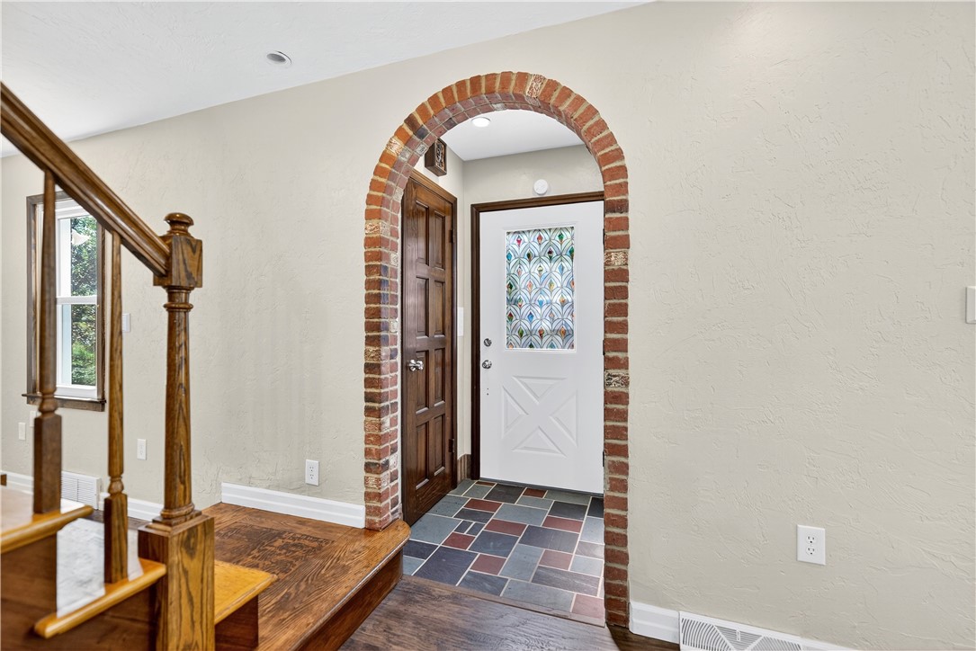 Monaca, Pennsylvania 15061, United States, 2 Bedrooms Bedrooms, ,1 BathroomBathrooms,Residential,Active,196099