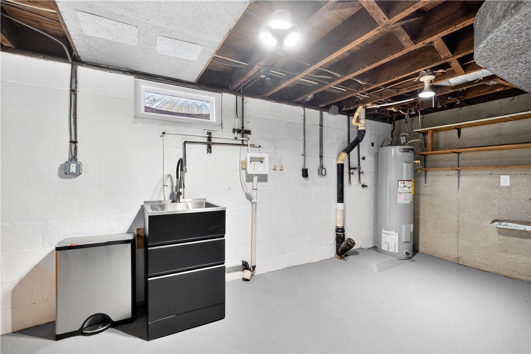 Monaca, Pennsylvania 15061, United States, 2 Bedrooms Bedrooms, ,1 BathroomBathrooms,Residential,Active,196099