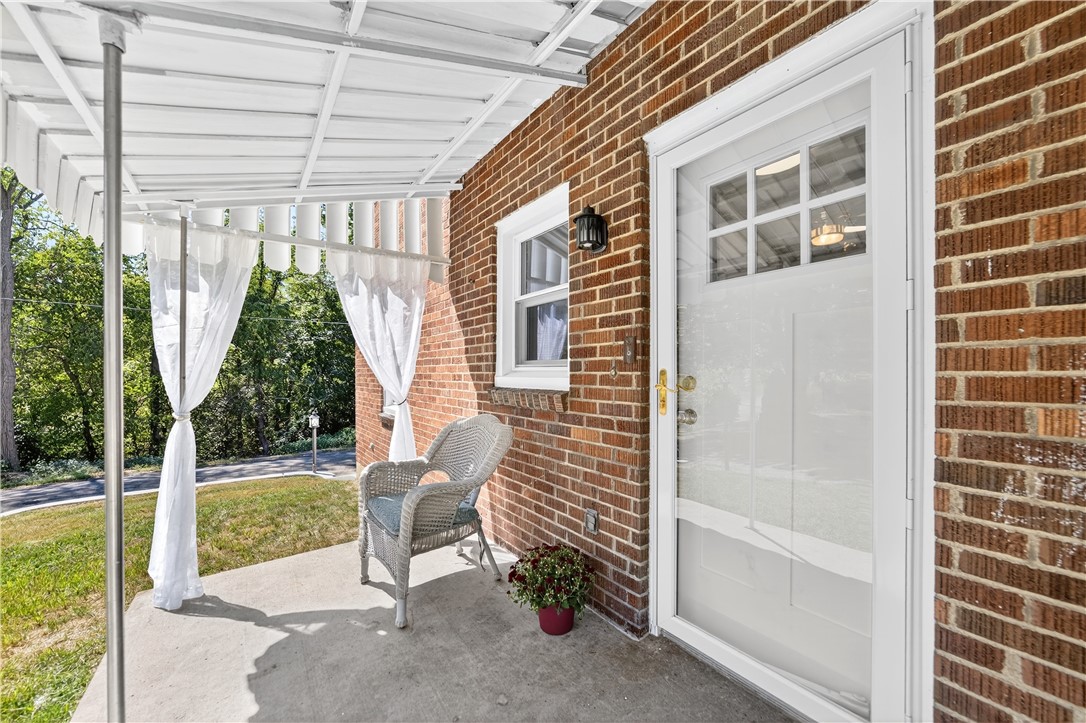 Monaca, Pennsylvania 15061, United States, 2 Bedrooms Bedrooms, ,1 BathroomBathrooms,Residential,Active,196099