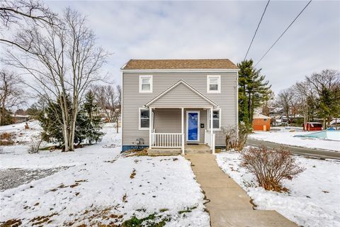 Photo of 11561 Center St, Irwin, PA 15642 (MLS # 1732959)