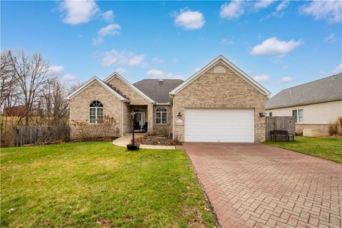 Homes For Sale - 1045 Maplewood Drive Dr<br/> Washington County, Cecil, PA 15317