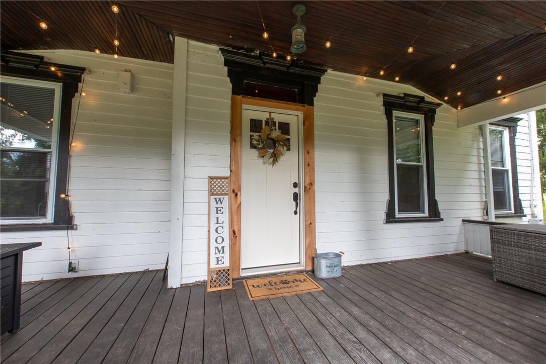 W Leechburg, Pennsylvania 15656, United States, 3 Bedrooms Bedrooms, ,1 BathroomBathrooms,Residential,Contingent,200549