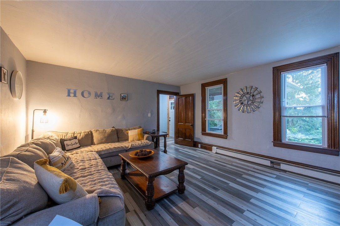 W Leechburg, Pennsylvania 15656, United States, 3 Bedrooms Bedrooms, ,1 BathroomBathrooms,Residential,Contingent,200549