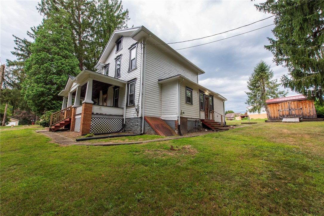 W Leechburg, Pennsylvania 15656, United States, 3 Bedrooms Bedrooms, ,1 BathroomBathrooms,Residential,Contingent,200549