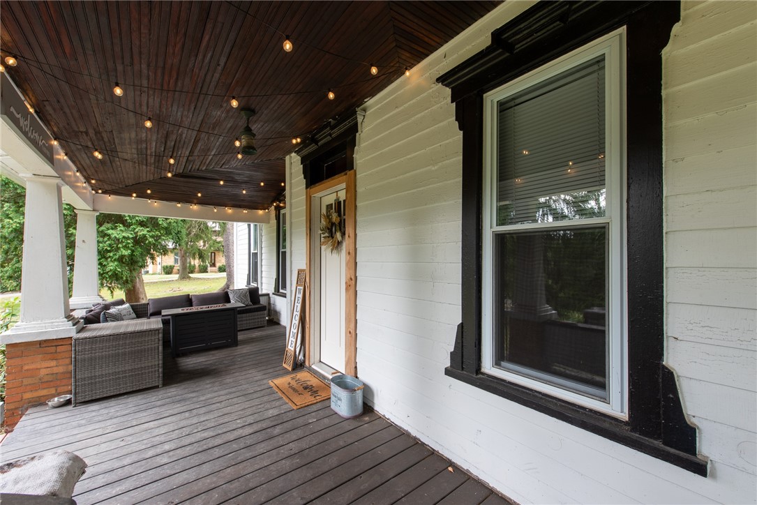 W Leechburg, Pennsylvania 15656, United States, 3 Bedrooms Bedrooms, ,1 BathroomBathrooms,Residential,Contingent,200549