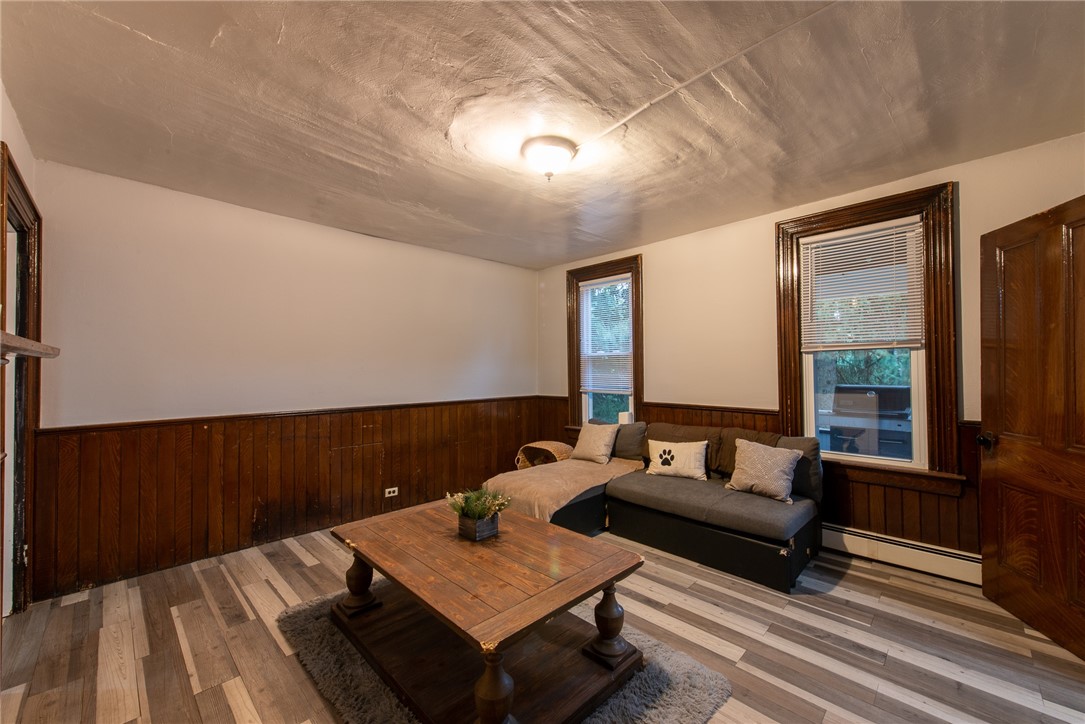 W Leechburg, Pennsylvania 15656, United States, 3 Bedrooms Bedrooms, ,1 BathroomBathrooms,Residential,Contingent,200549