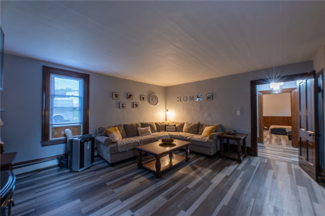 W Leechburg, Pennsylvania 15656, United States, 3 Bedrooms Bedrooms, ,1 BathroomBathrooms,Residential,Contingent,200549