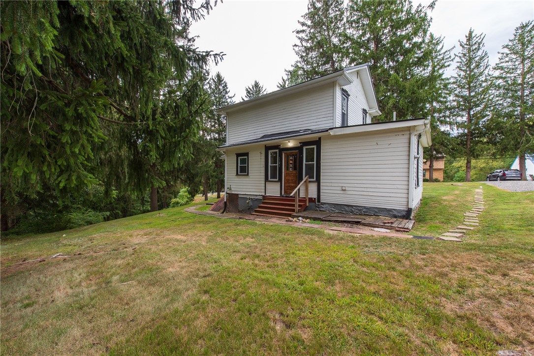 W Leechburg, Pennsylvania 15656, United States, 3 Bedrooms Bedrooms, ,1 BathroomBathrooms,Residential,Contingent,200549