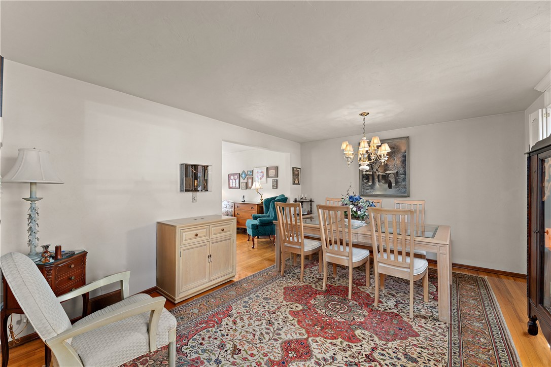 Ross Twp, Pennsylvania 15229, United States, 3 Bedrooms Bedrooms, ,2 BathroomsBathrooms,Residential,Contingent,119127