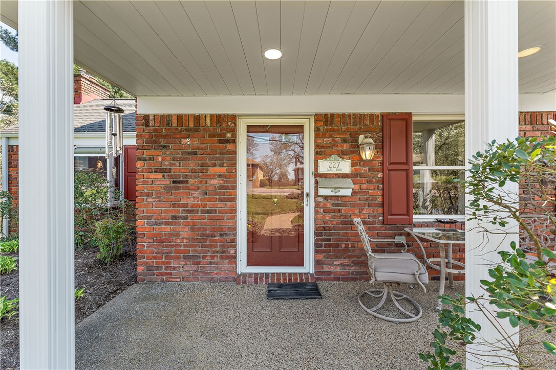 Ross Twp, Pennsylvania 15229, United States, 3 Bedrooms Bedrooms, ,2 BathroomsBathrooms,Residential,Contingent,119127