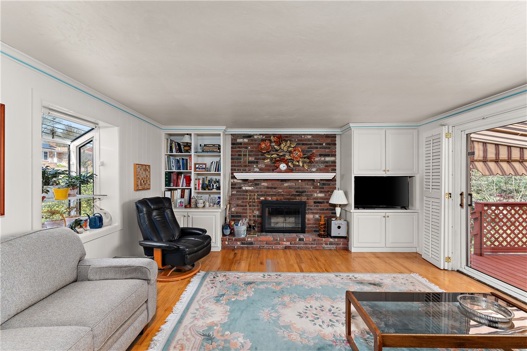 Ross Twp, Pennsylvania 15229, United States, 3 Bedrooms Bedrooms, ,2 BathroomsBathrooms,Residential,Contingent,119127