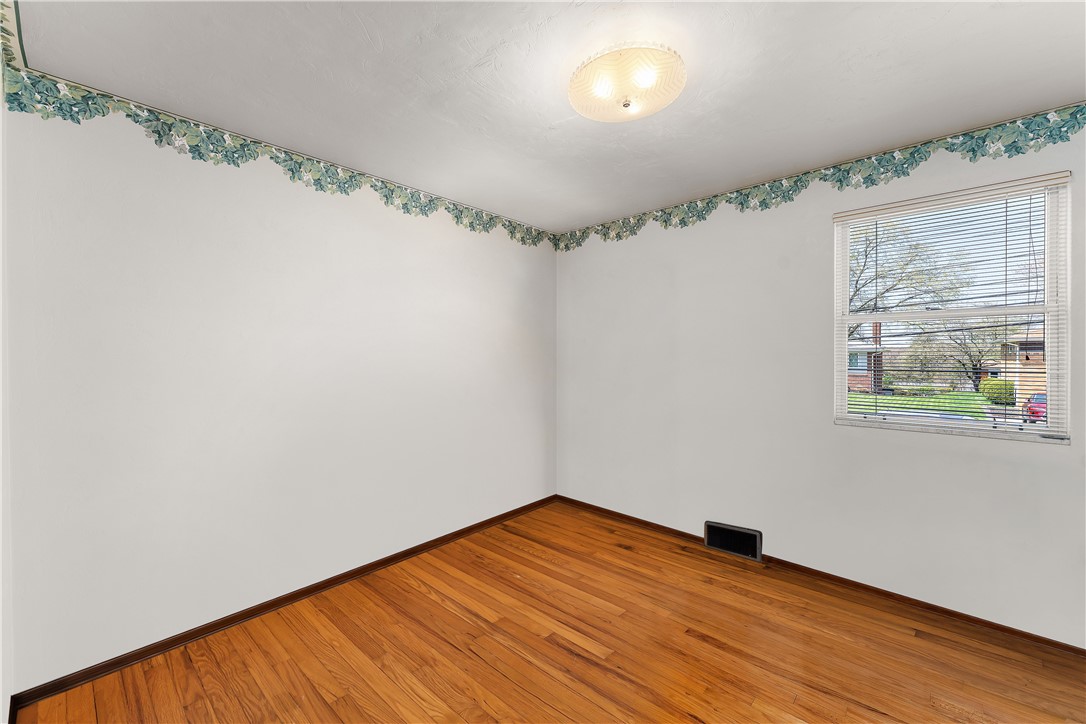 Ross Twp, Pennsylvania 15229, United States, 3 Bedrooms Bedrooms, ,2 BathroomsBathrooms,Residential,Contingent,119127