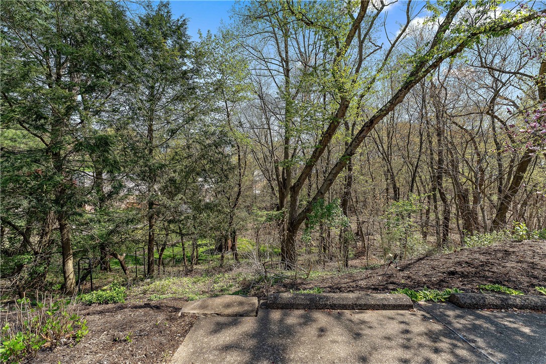 Ross Twp, Pennsylvania 15229, United States, 3 Bedrooms Bedrooms, ,2 BathroomsBathrooms,Residential,Contingent,119127