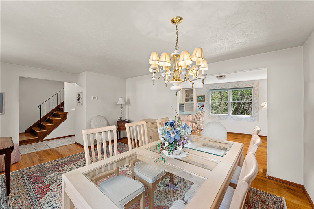 Ross Twp, Pennsylvania 15229, United States, 3 Bedrooms Bedrooms, ,2 BathroomsBathrooms,Residential,Contingent,119127