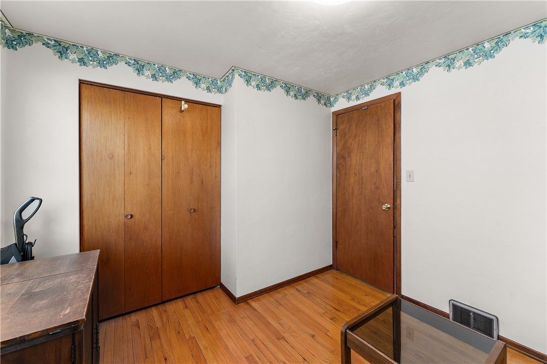 Ross Twp, Pennsylvania 15229, United States, 3 Bedrooms Bedrooms, ,2 BathroomsBathrooms,Residential,Contingent,119127