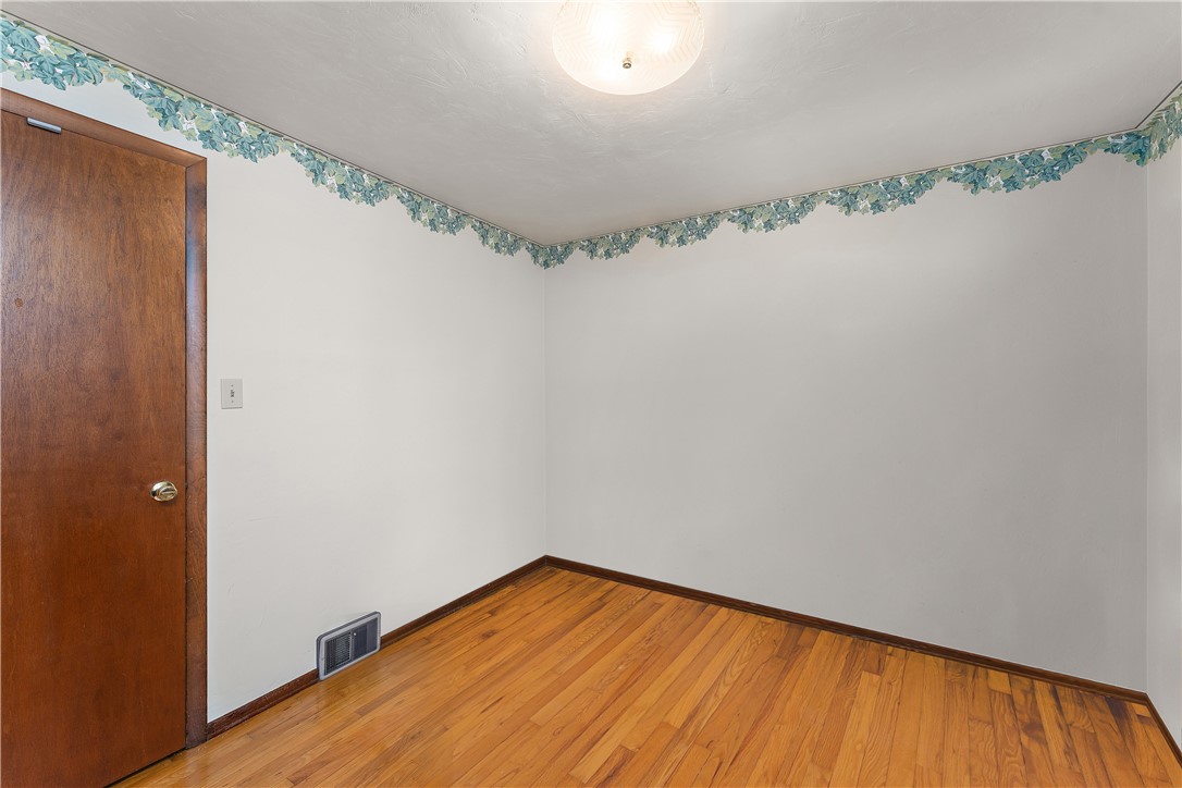 Ross Twp, Pennsylvania 15229, United States, 3 Bedrooms Bedrooms, ,2 BathroomsBathrooms,Residential,Contingent,119127