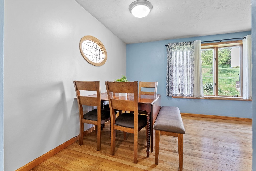 935 Broglie Dr, South Park, Pennsylvania image 7