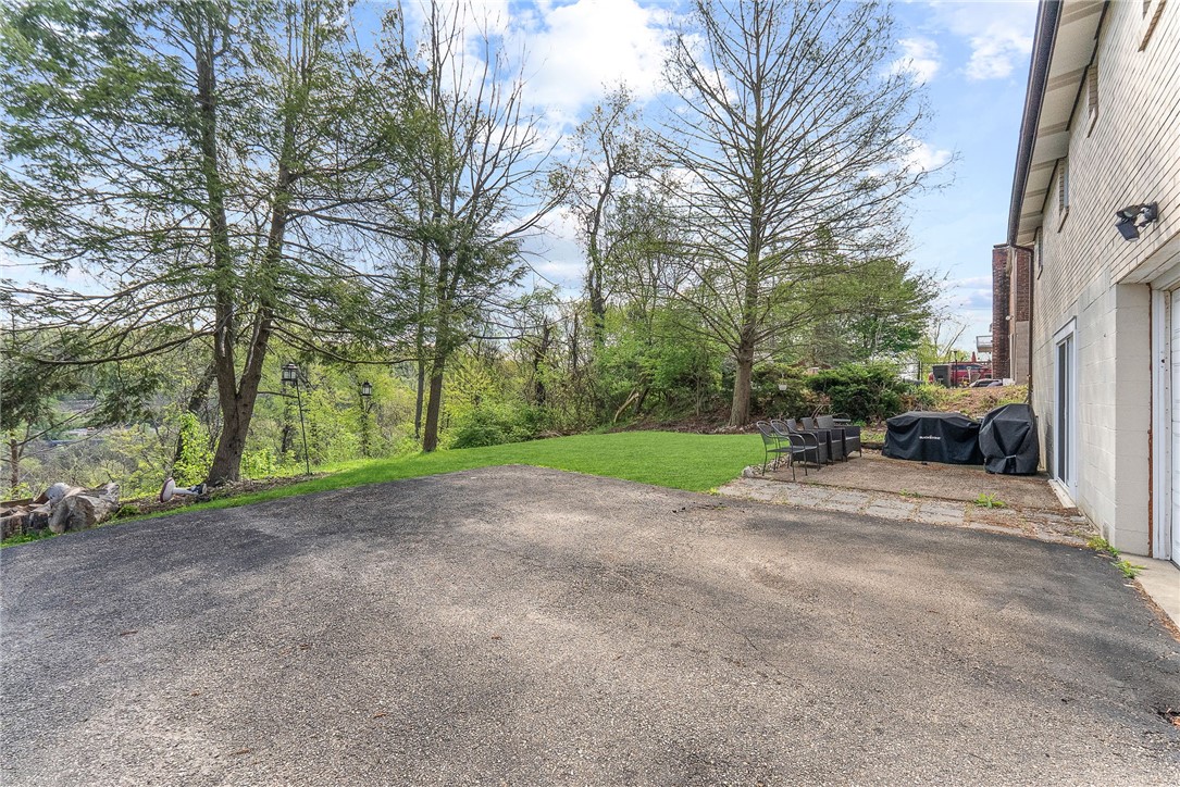 935 Broglie Dr, South Park, Pennsylvania image 30