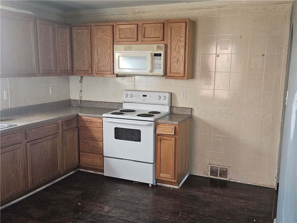 928 Vankirk St St #2, Clairton, Pennsylvania image 5